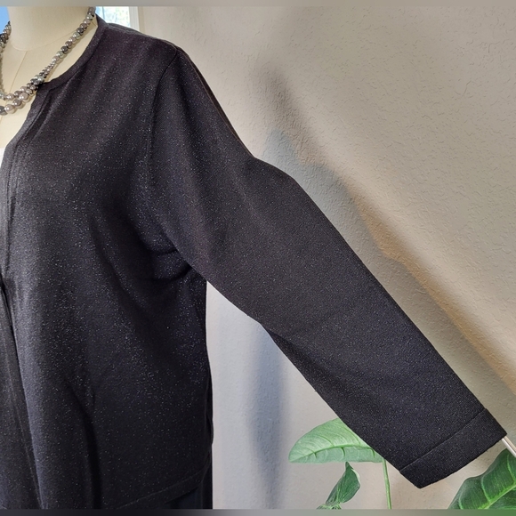 LIZ & ME Black and Silver Metallic 1 Button Sweater - Plus Size 1X - Picture 5 of 10